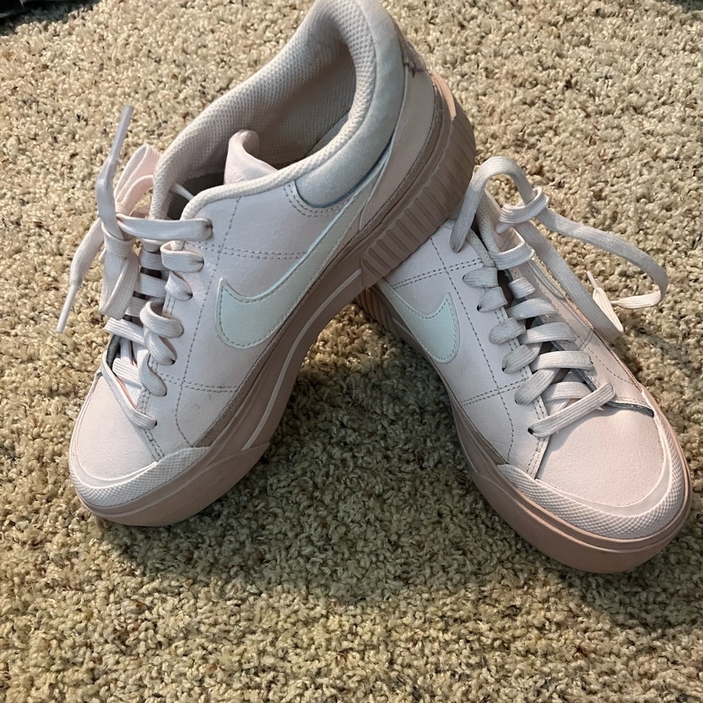 Women’s nike light pink wedge dunks. Size 7